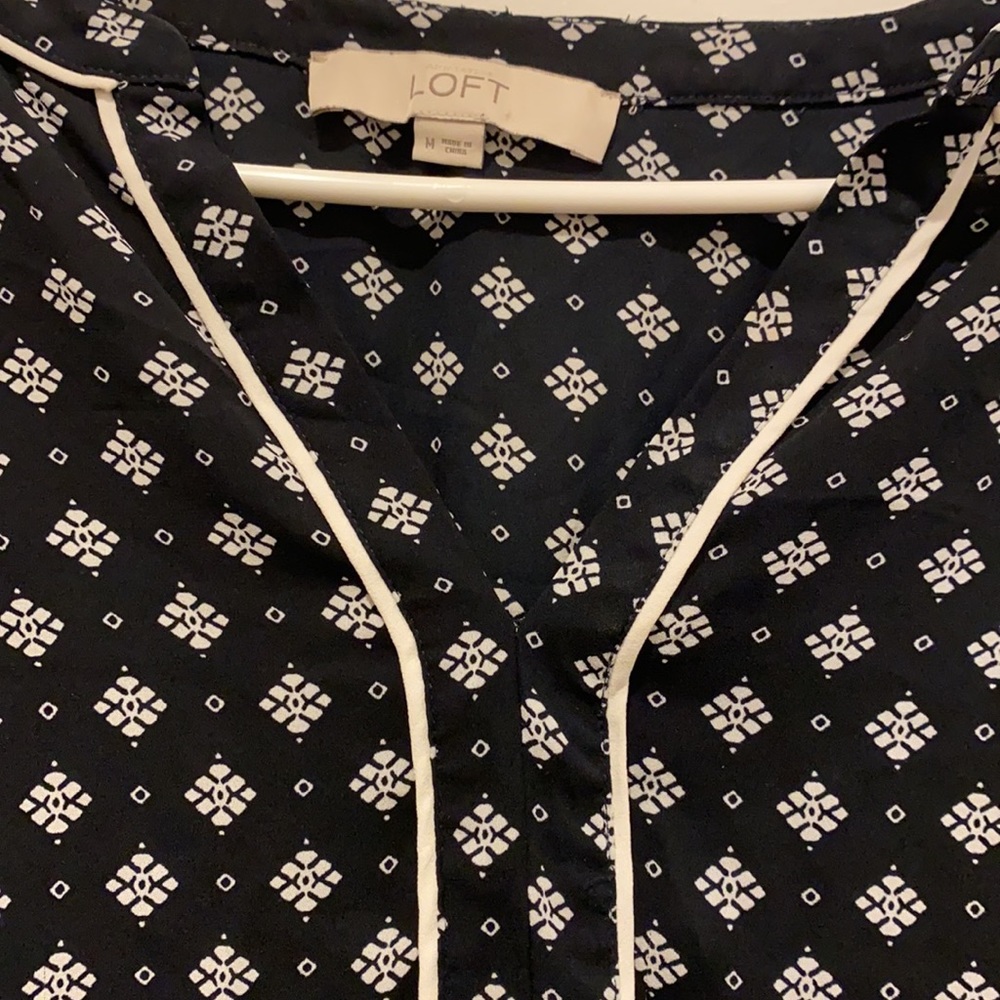 Lightweight navy patterned blouse - Picture 3 of 3